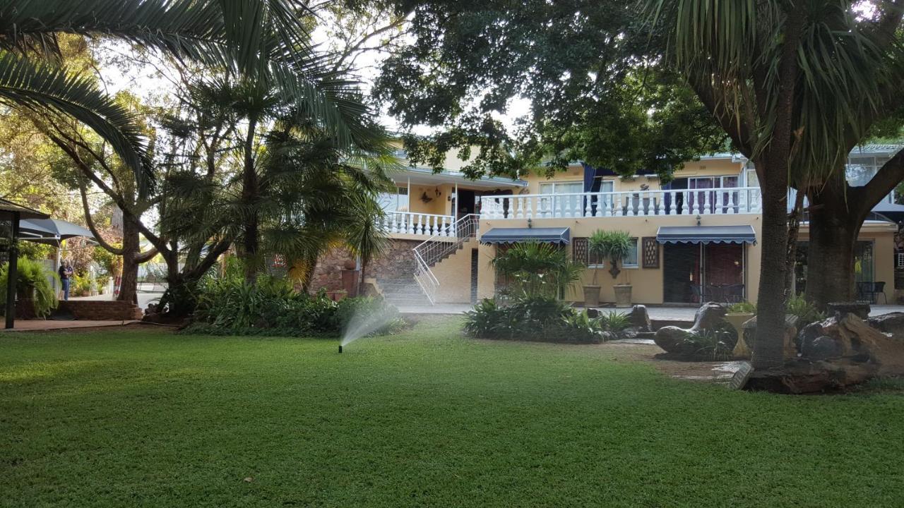 Gemstone Guest House Klerksdorp Eksteriør bilde