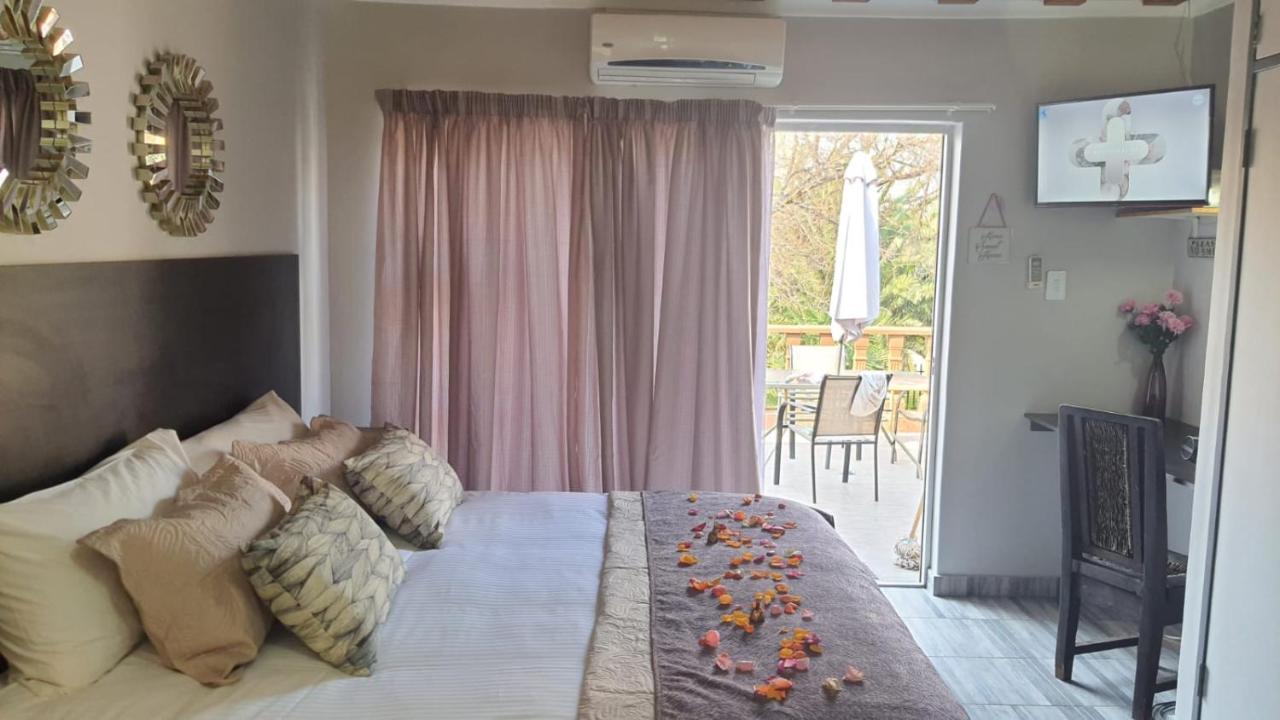 Gemstone Guest House Klerksdorp Eksteriør bilde