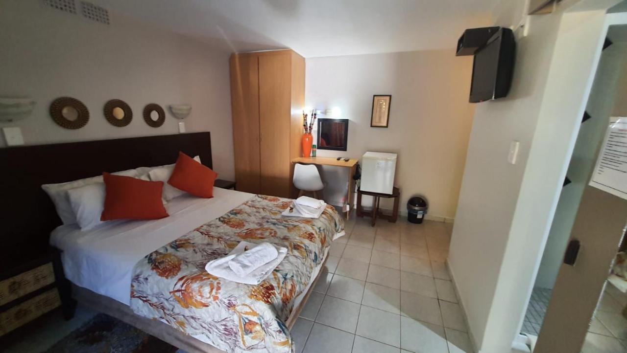 Gemstone Guest House Klerksdorp Eksteriør bilde