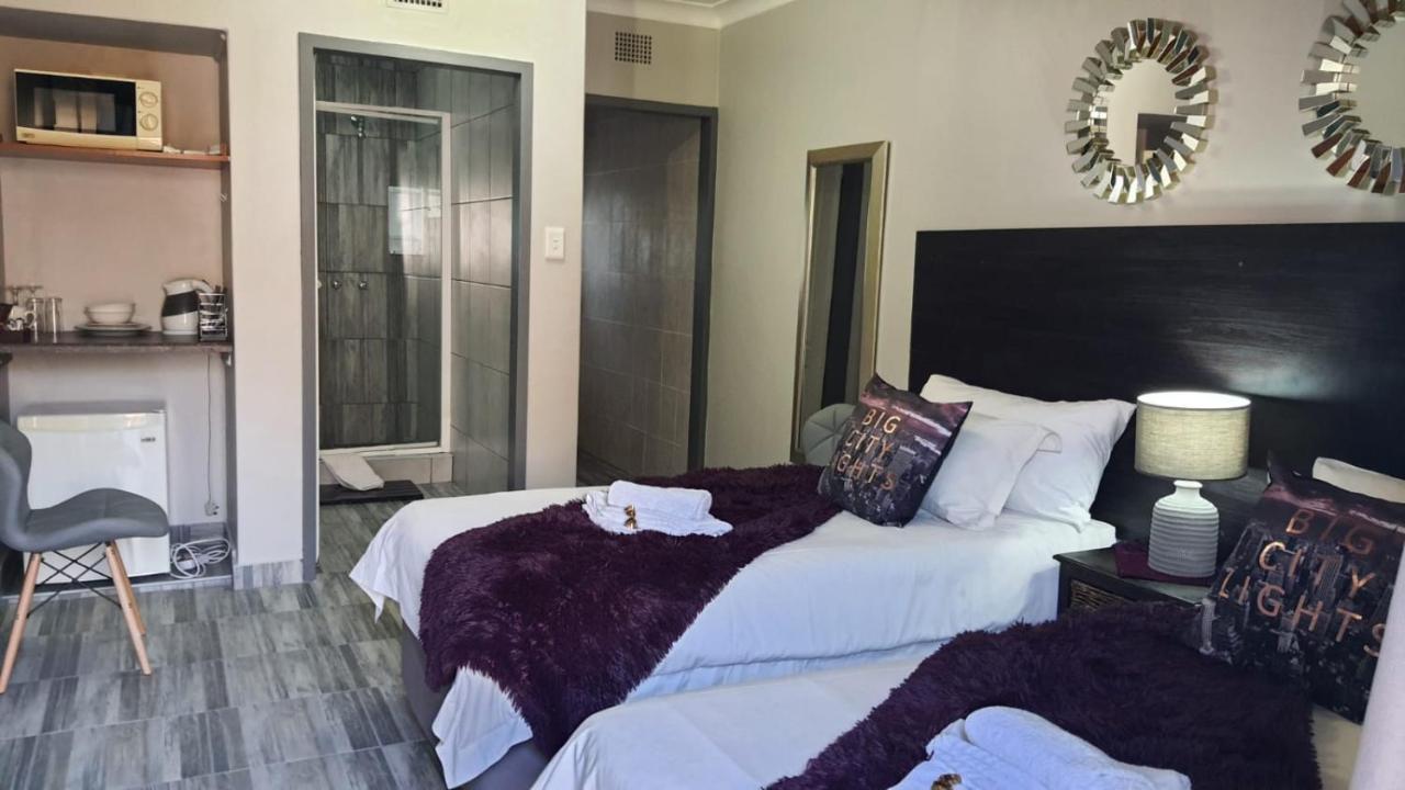 Gemstone Guest House Klerksdorp Eksteriør bilde