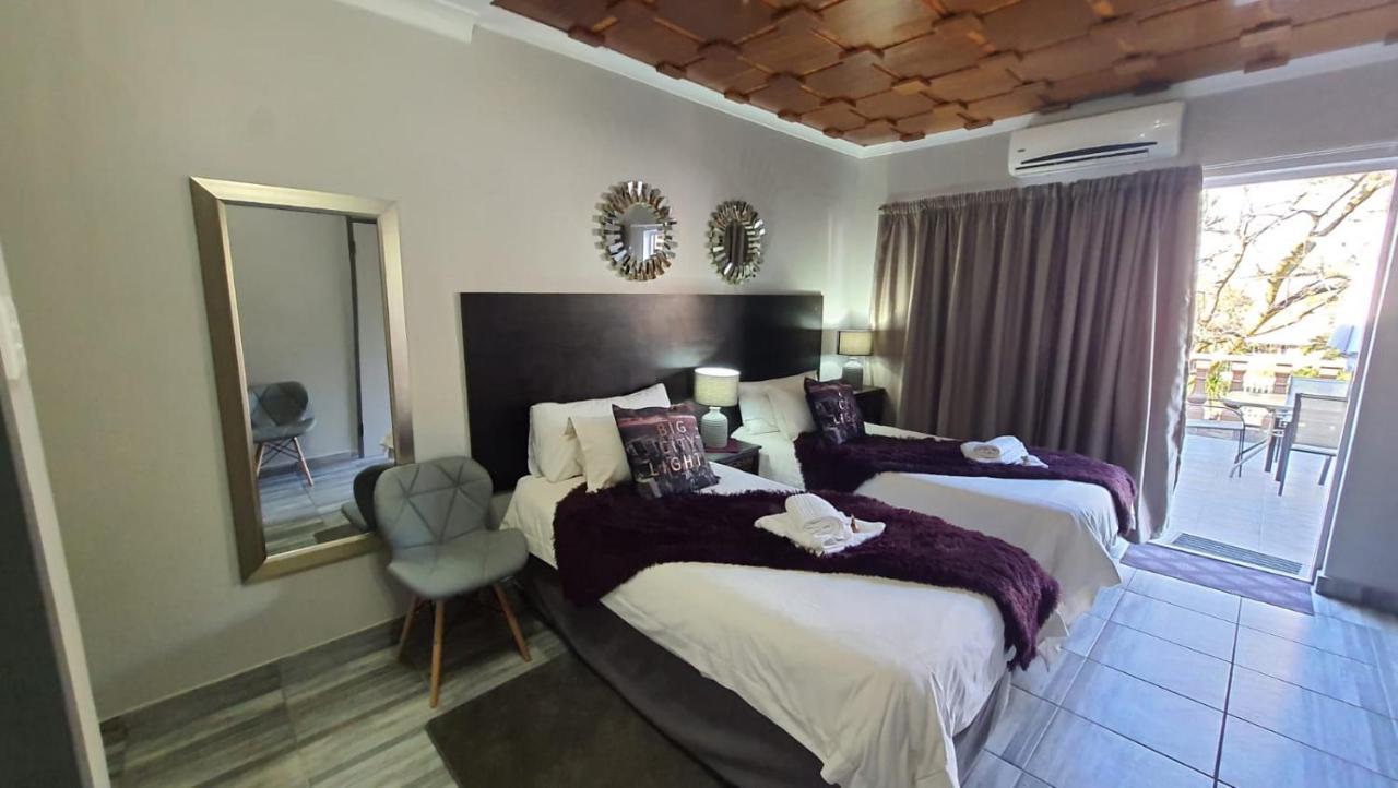 Gemstone Guest House Klerksdorp Eksteriør bilde