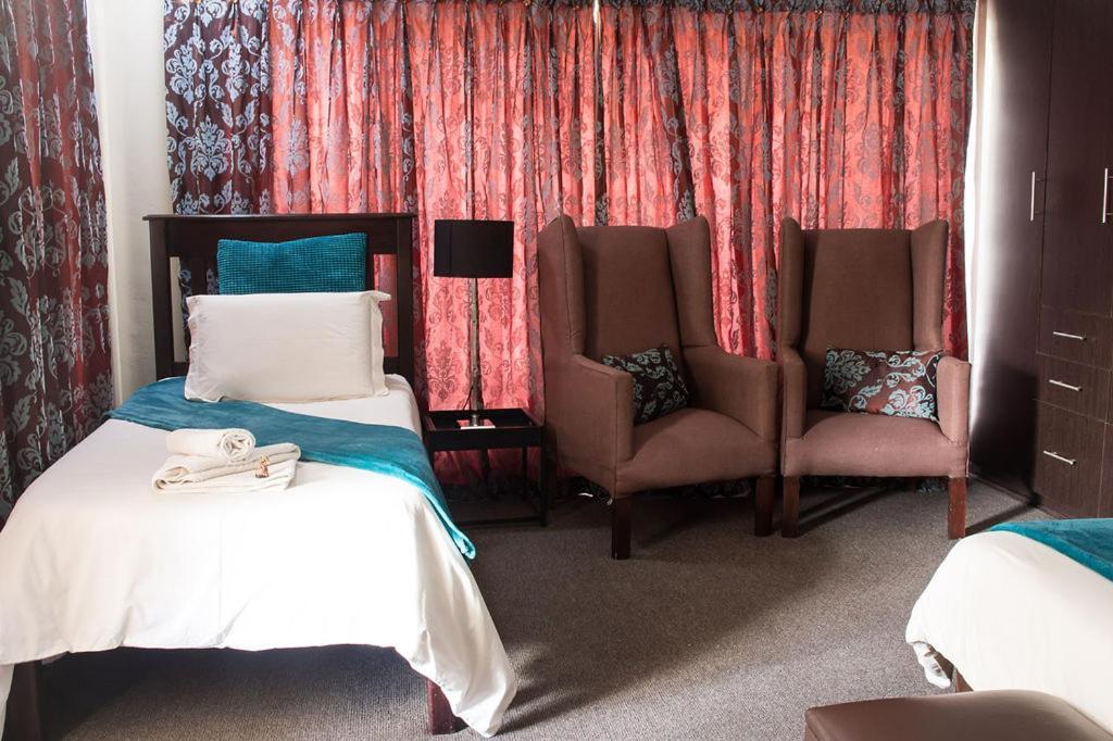 Gemstone Guest House Klerksdorp Eksteriør bilde