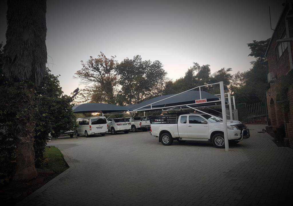 Gemstone Guest House Klerksdorp Eksteriør bilde