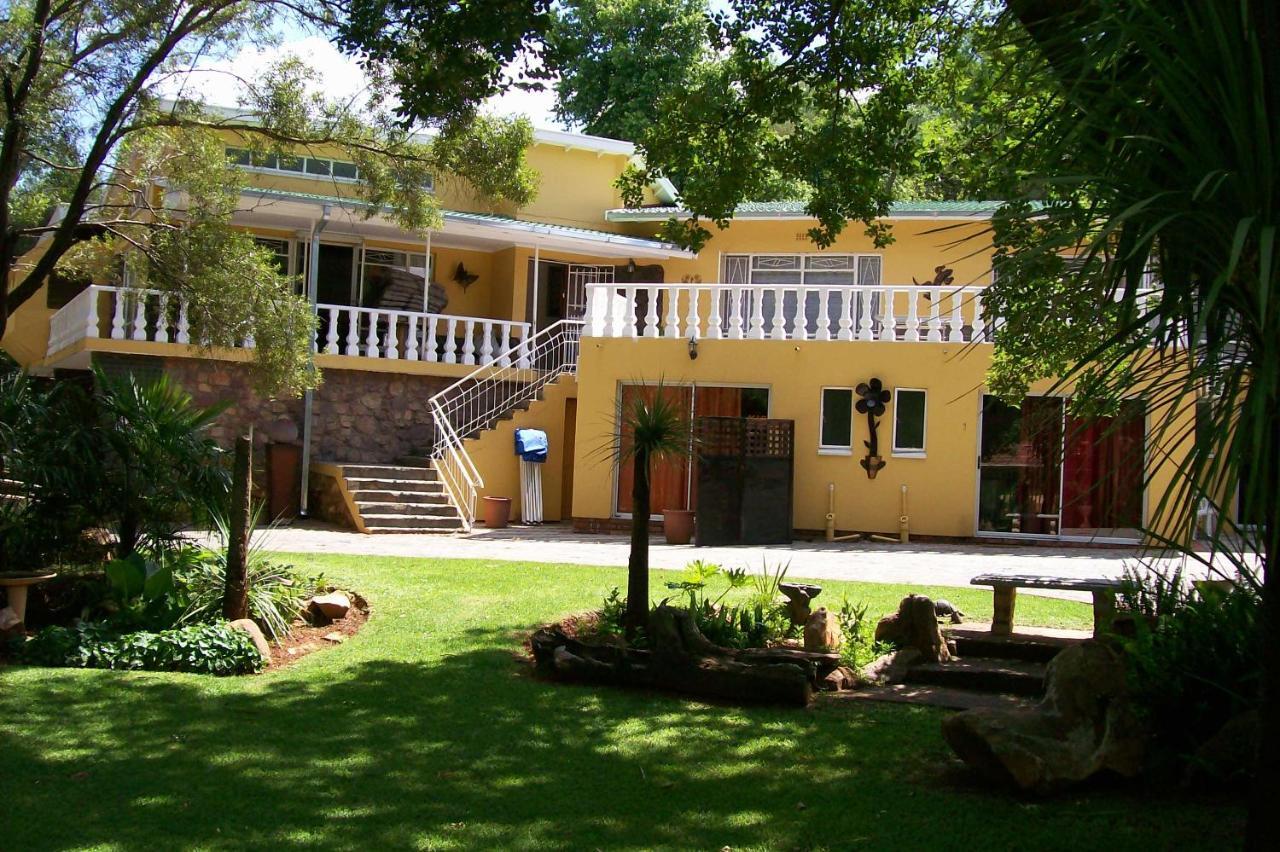 Gemstone Guest House Klerksdorp Eksteriør bilde