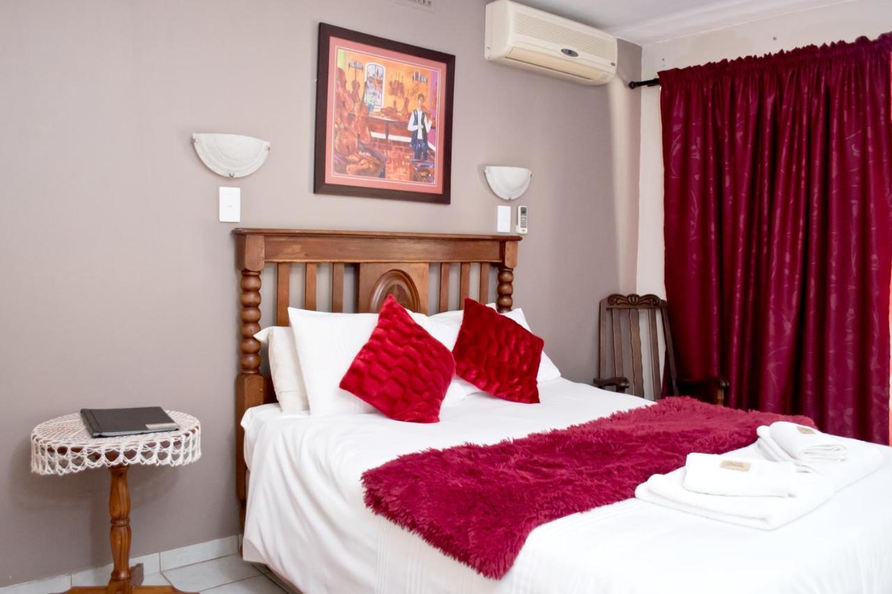 Gemstone Guest House Klerksdorp Eksteriør bilde